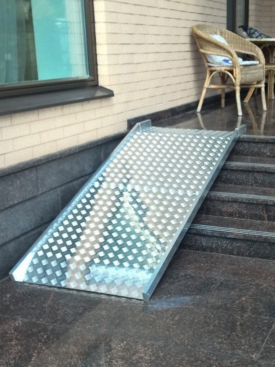 Пандус приставной